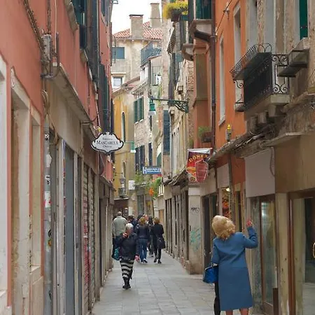 Formosa Glamour House * Venice